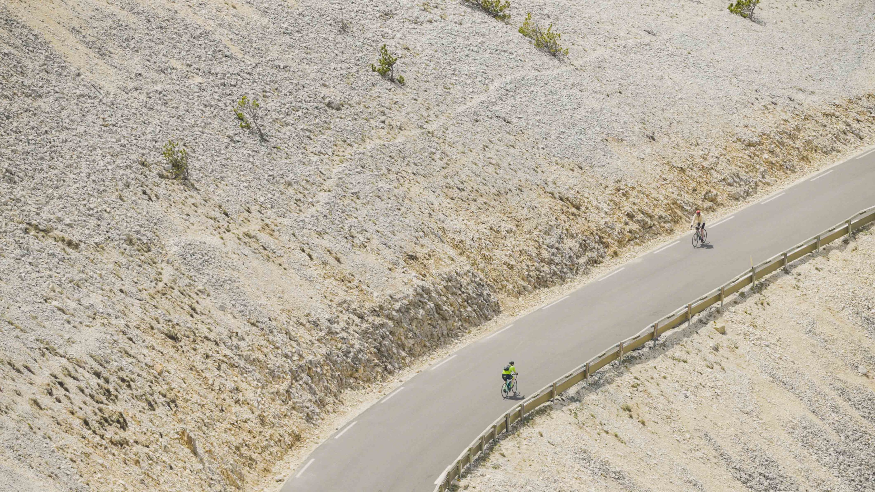 cyclistes en pleine ascension du Mont Ventoux