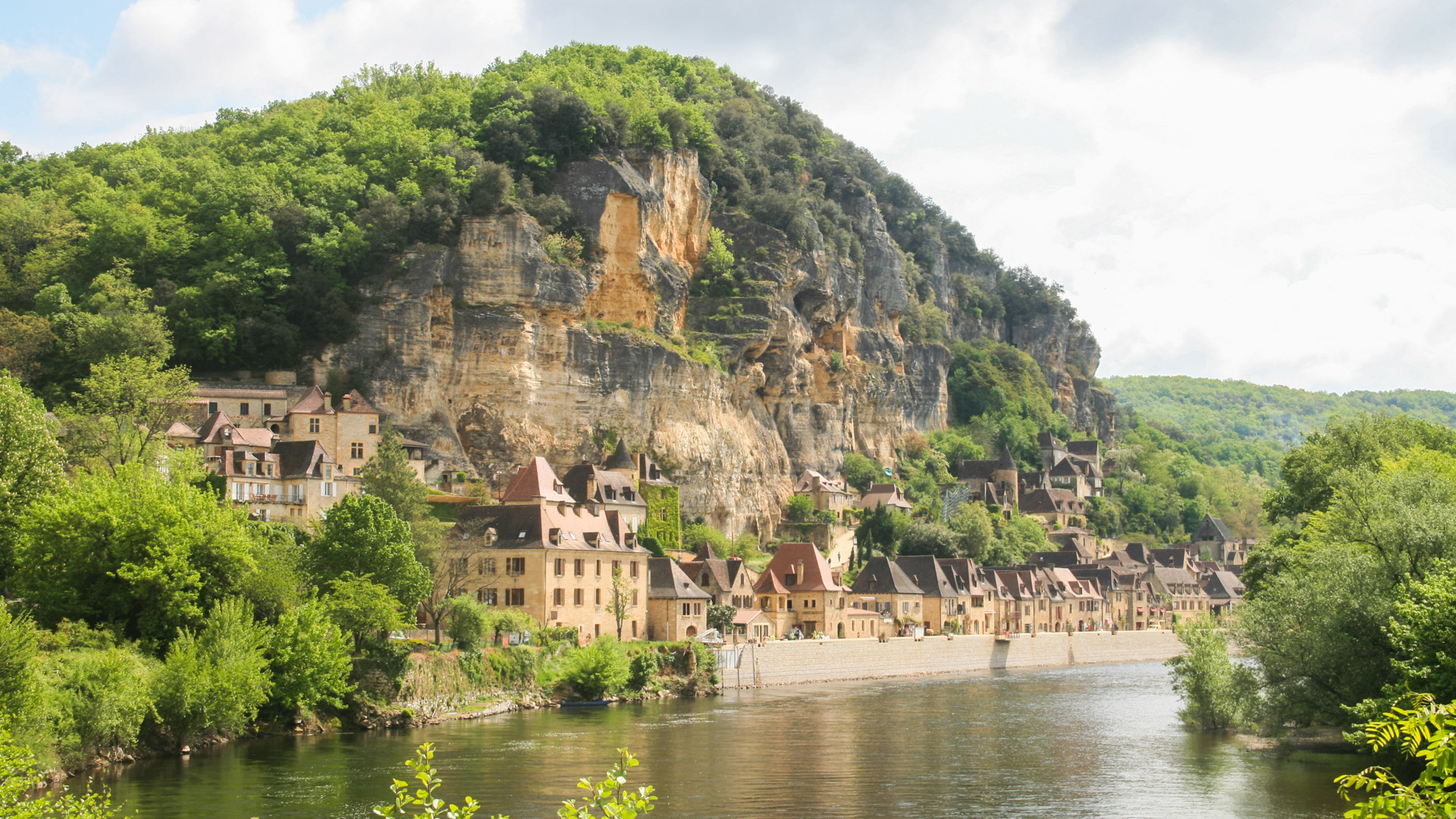 la rivière de la Dordogne et la La Roque-Gageac