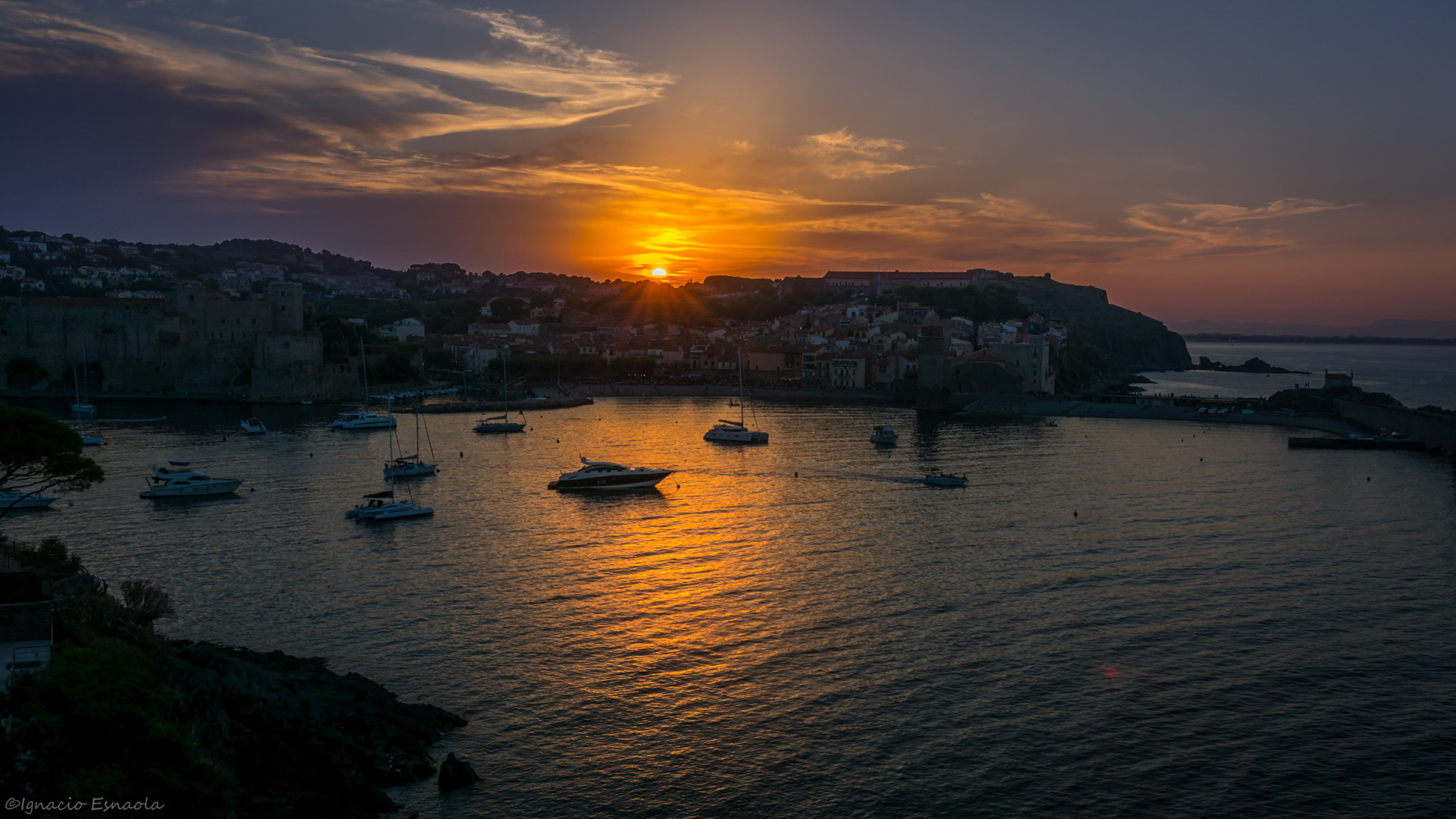 coucher de soleil sur le petit port de Collioure